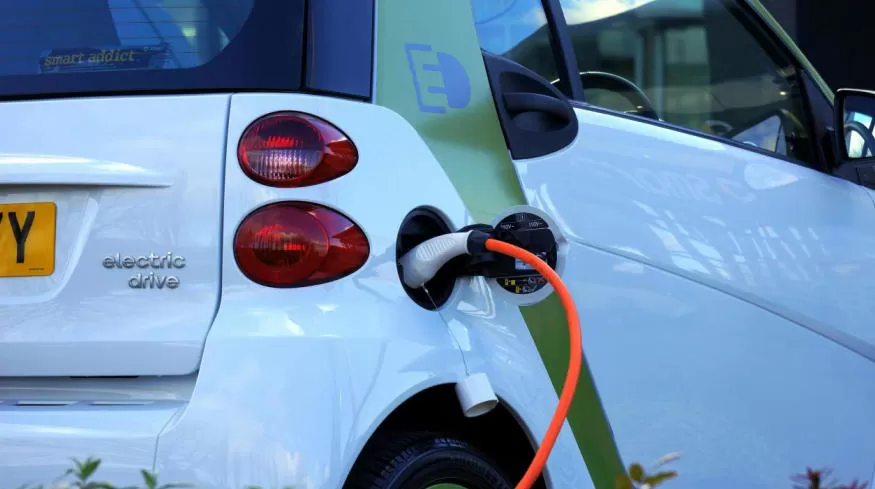 Level 2 vs. Level 3 EV charging stations 02.jpg