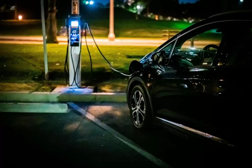 Level 2 vs. Level 3 EV charging stations 03.jpg